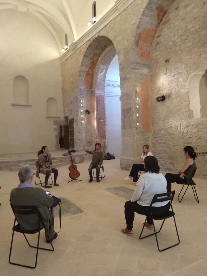 Taller de Musicoteràpia de la Veu per a  directors